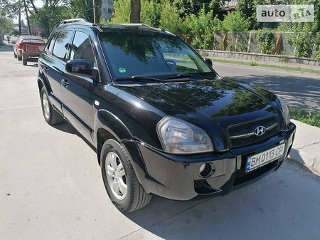 Hyundai Tucson 2006  випуску Суми з двигуном 2 л бензин універсал механіка за 8300 долл. 