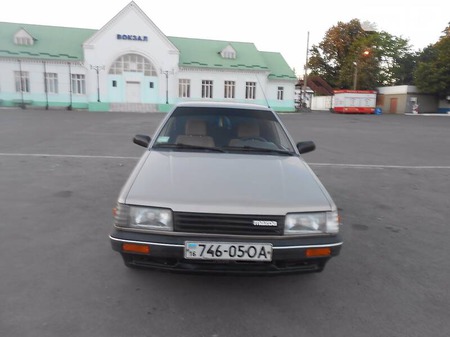 Mazda 323 1987  випуску Кропивницький з двигуном 1.3 л бензин седан механіка за 800 долл. 