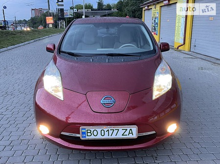 Nissan Leaf 2011  випуску Тернопіль з двигуном 0 л електро хэтчбек автомат за 5999 долл. 