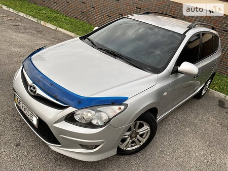 Hyundai i30 2012  випуску Дніпро з двигуном 1.6 л дизель універсал автомат за 7200 долл. 