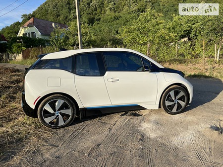 BMW i3 2015  випуску Ужгород з двигуном 0.7 л гібрид хэтчбек  за 17200 долл. 