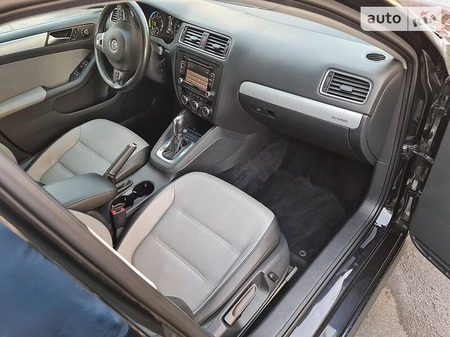 Volkswagen Jetta 2012  випуску Київ з двигуном 1.4 л гібрид седан автомат за 8999 долл. 