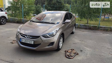 Hyundai Elantra 2012  випуску Харків з двигуном 1.6 л бензин седан механіка за 7400 долл. 