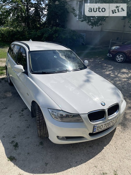 BMW 318 2010  випуску Тернопіль з двигуном 2 л дизель універсал механіка за 9400 долл. 