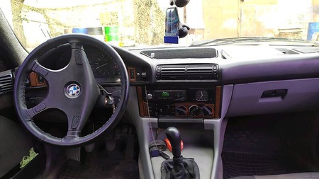 BMW 525 1990  випуску Чернігів з двигуном 2.5 л  седан механіка за 4000 долл. 