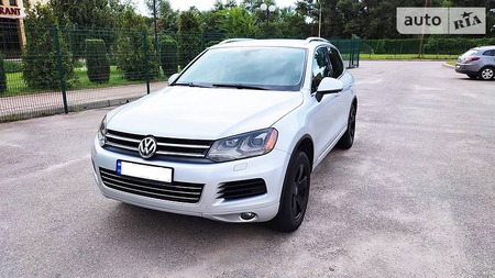 Volkswagen Touareg 2011  випуску Київ з двигуном 3.6 л бензин позашляховик автомат за 14800 долл. 