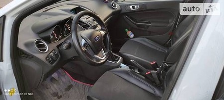 Ford Fiesta 2013  випуску Луганськ з двигуном 1 л бензин хэтчбек механіка за 6600 долл. 