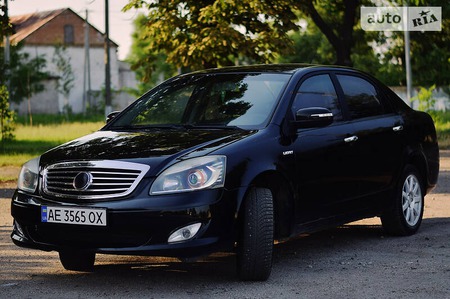 Geely Maple 2013  випуску Дніпро з двигуном 1.8 л бензин седан механіка за 5200 долл. 