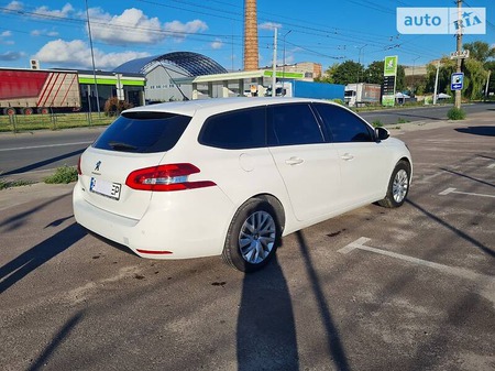 Peugeot 308 2014  випуску Житомир з двигуном 1.6 л дизель універсал механіка за 9750 долл. 