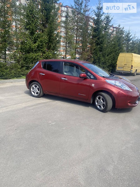 Nissan Leaf 2012  випуску Тернопіль з двигуном 0 л електро хэтчбек автомат за 7300 долл. 