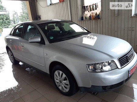 Audi A4 Limousine 2002  випуску Львів з двигуном 1.6 л бензин седан механіка за 5190 долл. 