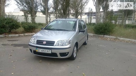 Fiat Punto 2008  випуску Херсон з двигуном 1.2 л бензин хэтчбек механіка за 4700 долл. 