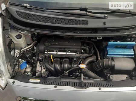 KIA Venga 2010  випуску Кропивницький з двигуном 1.4 л бензин хэтчбек механіка за 7399 долл. 