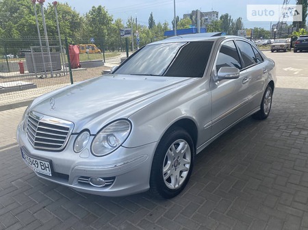 Mercedes-Benz E 320 2007  випуску Миколаїв з двигуном 3 л дизель седан  за 10400 долл. 