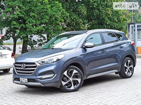 Hyundai Tucson 2017  випуску Дніпро з двигуном 1.6 л бензин позашляховик автомат за 19600 долл. 