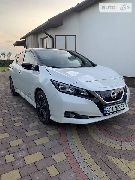 Nissan Leaf 2018  випуску Ужгород з двигуном 0 л електро хэтчбек автомат за 19500 долл. 