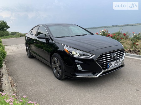 Hyundai Sonata 2017  випуску Миколаїв з двигуном 2.4 л бензин седан  за 14000 долл. 