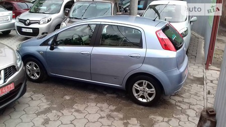 Fiat Punto 2006  випуску Херсон з двигуном 1.4 л бензин хэтчбек механіка за 4800 долл. 