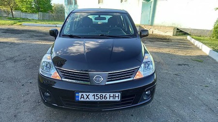 Nissan Tiida 2011  випуску Харків з двигуном 1.6 л бензин хэтчбек автомат за 7500 долл. 