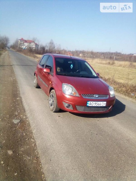 Ford Fiesta 2006  випуску Ужгород з двигуном 1.6 л дизель мінівен  за 4500 долл. 