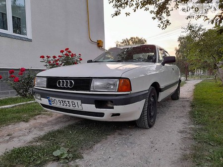 Audi 80 1991  випуску Тернопіль з двигуном 1.6 л  седан механіка за 3000 долл. 