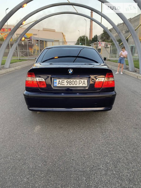 BMW 318 2003  випуску Дніпро з двигуном 2 л дизель седан механіка за 5900 долл. 