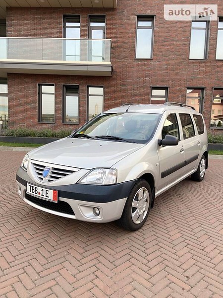 Dacia Logan 2007  випуску Ужгород з двигуном 0 л бензин універсал механіка за 5800 долл. 