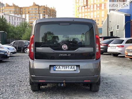 Fiat Doblo 2017  випуску Київ з двигуном 1.6 л дизель мінівен автомат за 14000 долл. 