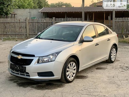 Chevrolet Cruze 2010  випуску Київ з двигуном 0 л бензин седан механіка за 6700 долл. 