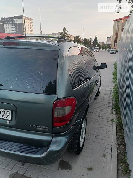 Chrysler Grand Voyager 2001  випуску Івано-Франківськ з двигуном 0 л  мінівен  за 2350 долл. 