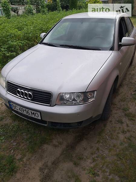 Audi A4 Limousine 2002  випуску Львів з двигуном 2 л  седан автомат за 5300 долл. 