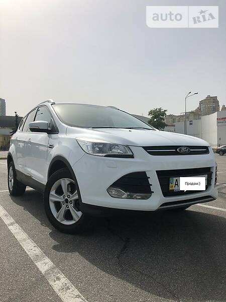 Ford Kuga 2015  випуску Київ з двигуном 2 л дизель позашляховик автомат за 14300 долл. 