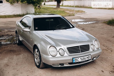 Mercedes-Benz CLK 320 1999  випуску Львів з двигуном 3.2 л  купе автомат за 5800 долл. 