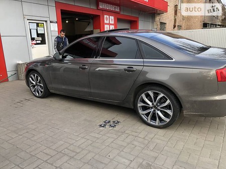 Audi A6 Limousine 2012  випуску Донецьк з двигуном 3 л бензин седан автомат за 17700 долл. 