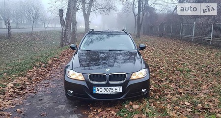 BMW 318 2010  випуску Ужгород з двигуном 2 л дизель універсал механіка за 9400 долл. 