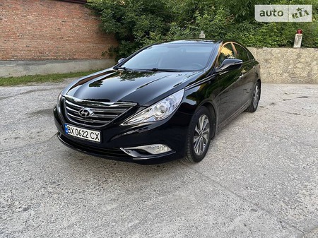 Hyundai Sonata 2013  випуску Хмельницький з двигуном 2 л  седан  за 10800 долл. 