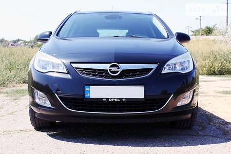Opel Astra 2012  випуску Одеса з двигуном 2 л дизель універсал автомат за 9200 долл. 
