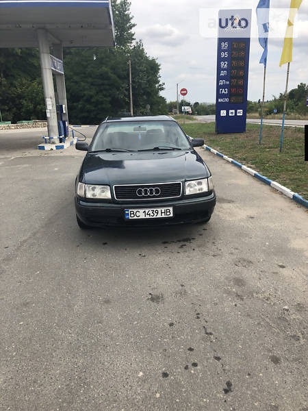 Audi 100 1993  випуску Тернопіль з двигуном 2.6 л бензин седан механіка за 2100 долл. 