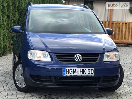 Volkswagen Touran 2004  випуску Львів з двигуном 1.6 л бензин універсал механіка за 5900 долл. 