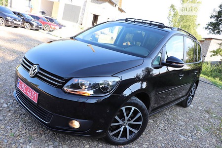 Volkswagen Touran 2011  випуску Львів з двигуном 1.4 л бензин мінівен механіка за 9899 долл. 