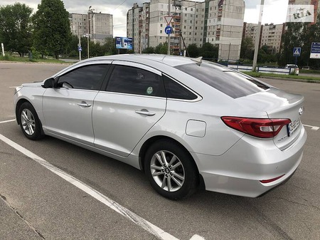 Hyundai Sonata 2014  випуску Чернігів з двигуном 2 л газ седан автомат за 11200 долл. 