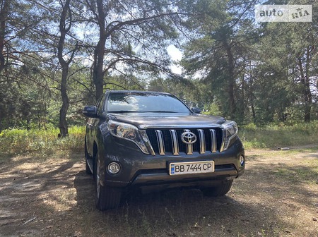 Toyota Land Cruiser Prado 2013  випуску Луганськ з двигуном 4 л  позашляховик автомат за 35000 долл. 