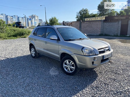 Hyundai Tucson 2009  випуску Київ з двигуном 2 л бензин позашляховик механіка за 8900 долл. 