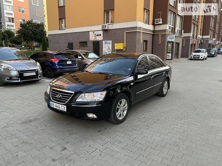 Hyundai Sonata 2008  випуску Київ з двигуном 2 л бензин седан механіка за 6500 долл. 