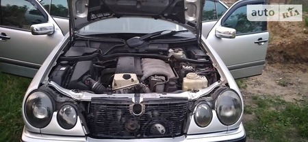 Mercedes-Benz E 300 1998  випуску Луцьк з двигуном 3 л дизель седан автомат за 4200 долл. 