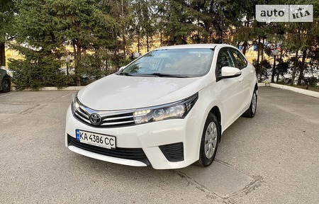 Toyota Corolla 2016  випуску Харків з двигуном 1.3 л бензин седан механіка за 10950 долл. 