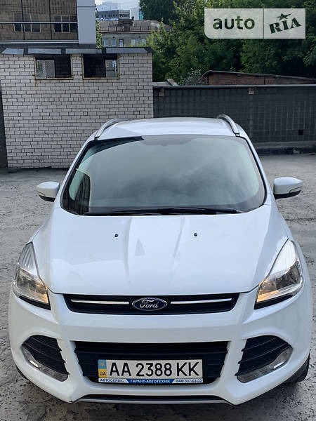 Ford Kuga 2013  випуску Київ з двигуном 1.6 л бензин універсал автомат за 14500 долл. 