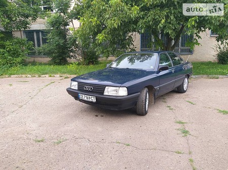 Audi 100 1988  випуску Чернівці з двигуном 2 л бензин седан механіка за 2350 долл. 