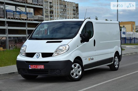 Renault Trafic 2013  випуску Львів з двигуном 2 л дизель універсал автомат за 12999 долл. 