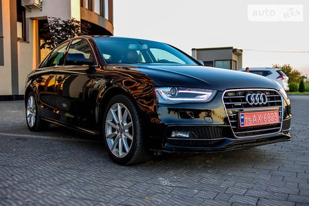 Audi A4 Limousine 2013  випуску Львів з двигуном 2 л бензин седан автомат за 12500 долл. 